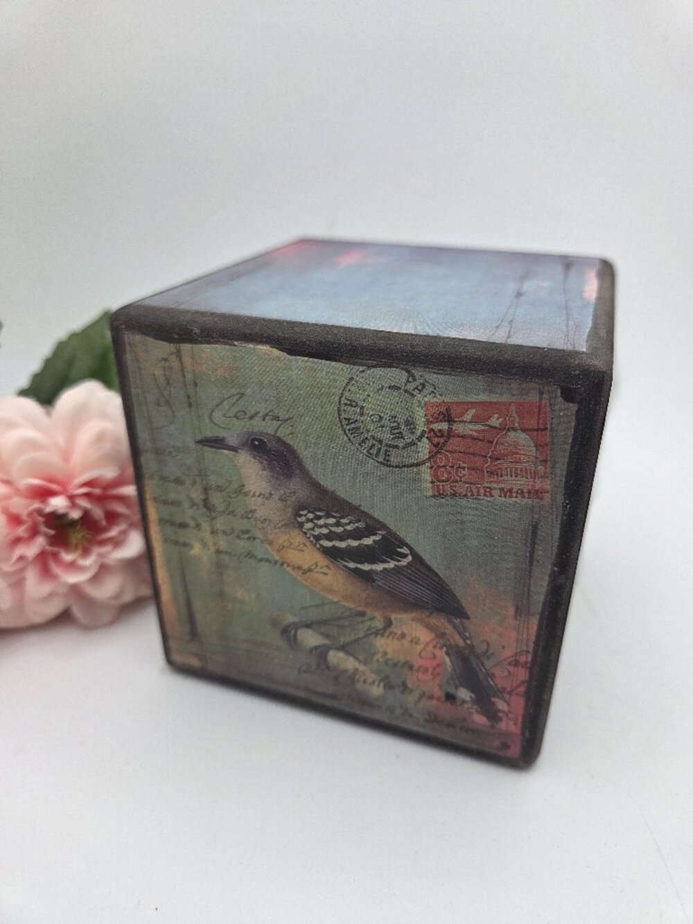 Home Decor Vintage Style Wooden Block with Bird and Post Card Decor